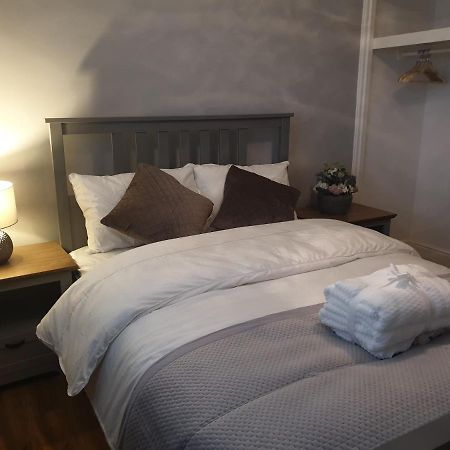 ロンドン Arsenal Highbury & Islington Beautifully Presented Bed & Breakfast エクステリア 写真
