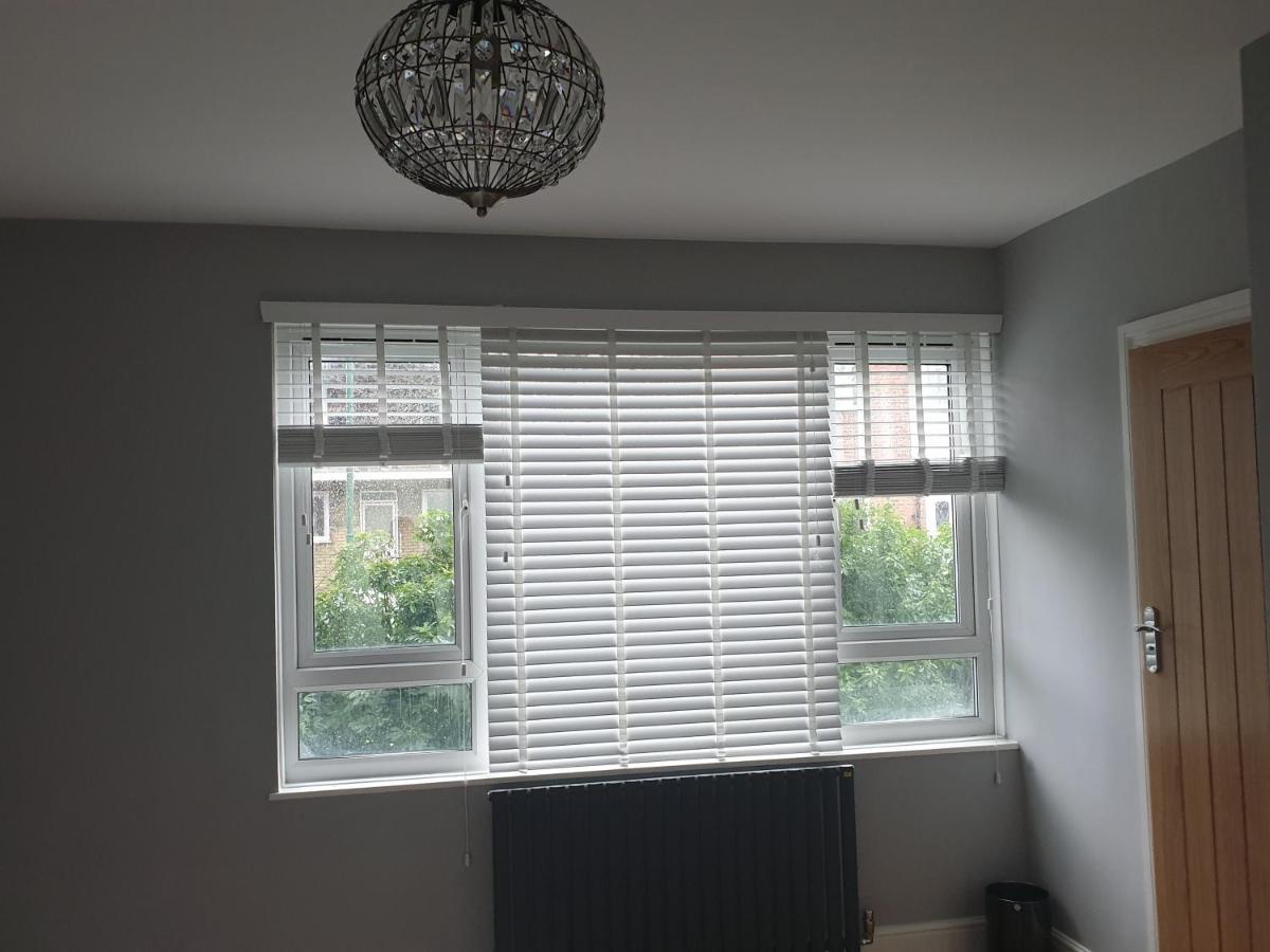 ロンドン Arsenal Highbury & Islington Beautifully Presented Bed & Breakfast エクステリア 写真